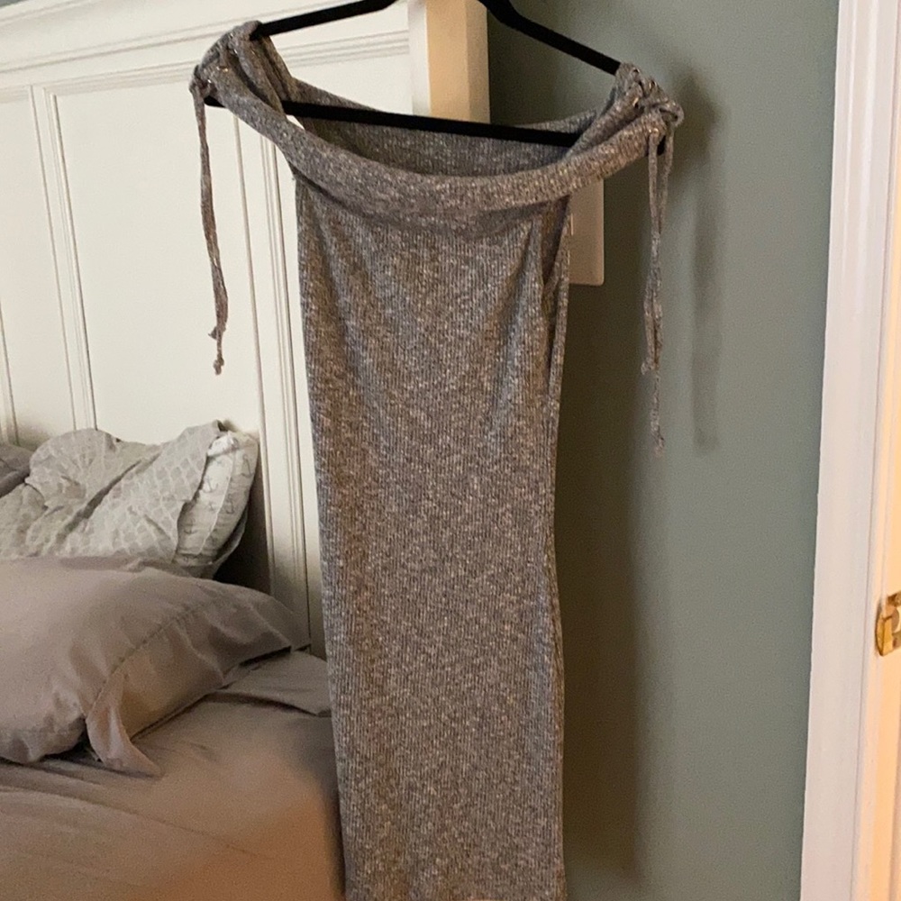 Shoulder tie dress